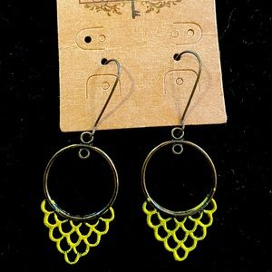 Plunder vintage earrings